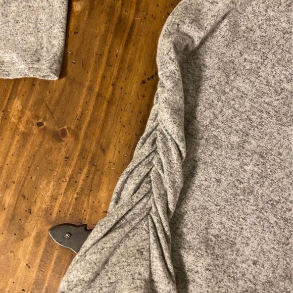 Hello Miz Maternity Sweater- XL - Picture 4 of 6